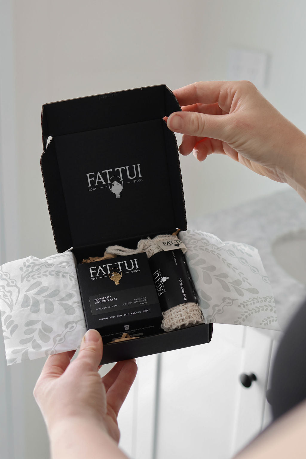 Gift Box: Bar & Soap Pouch